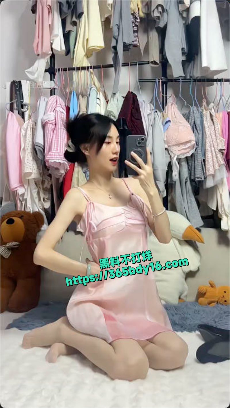小妮子呀足交视频 9
