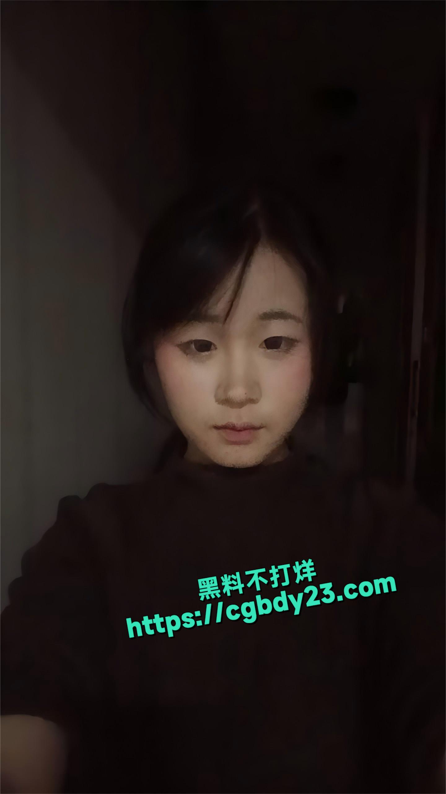 女学生亢彦如1