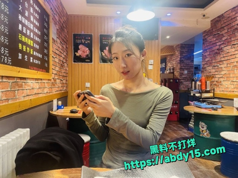 大学女神张雨婷酒店开房视频流出6