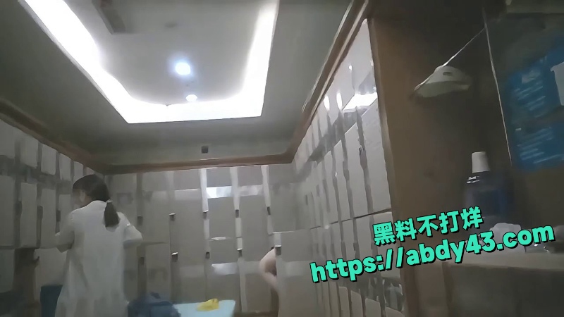 漂亮少妇浴室全裸 9