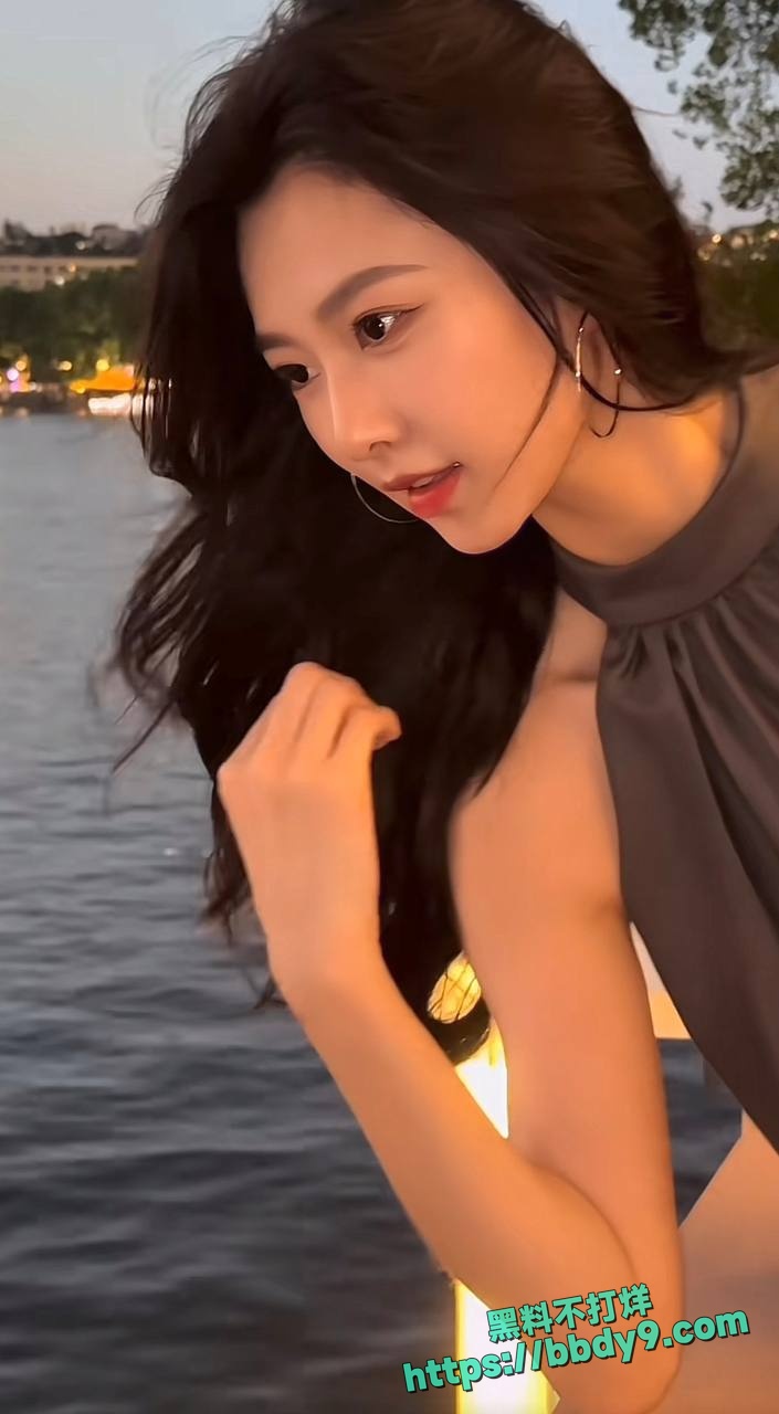 车模苏一宁为养孩子陪睡27