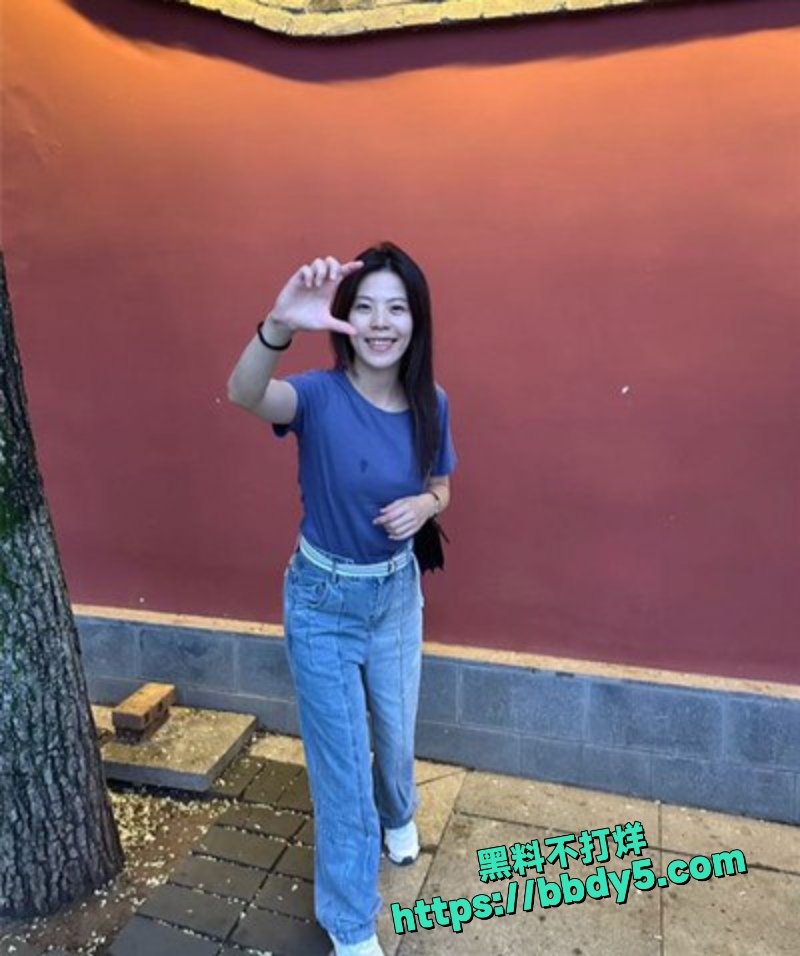 银行柜员胡洁出轨被老公抓包1