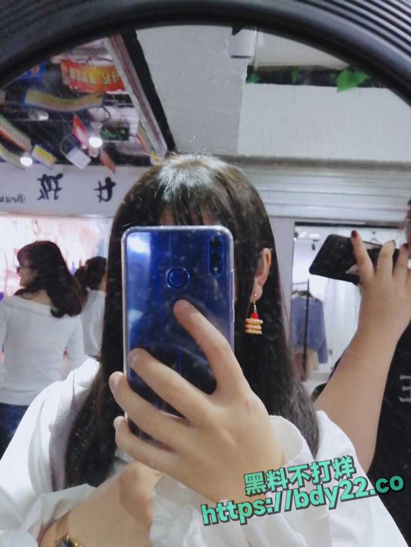 易梦雯30.jpg