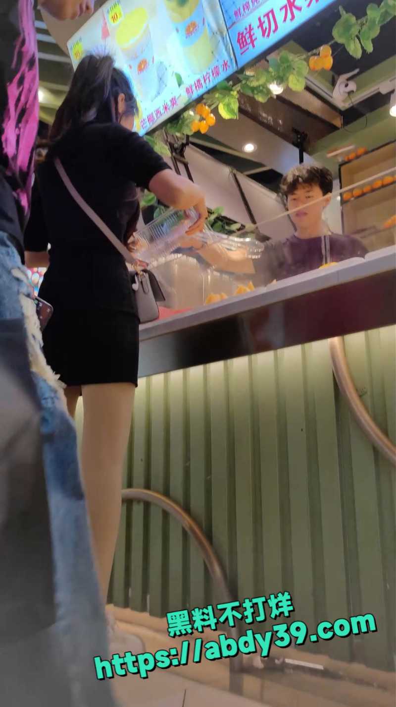 步行街拍抄底大神 9