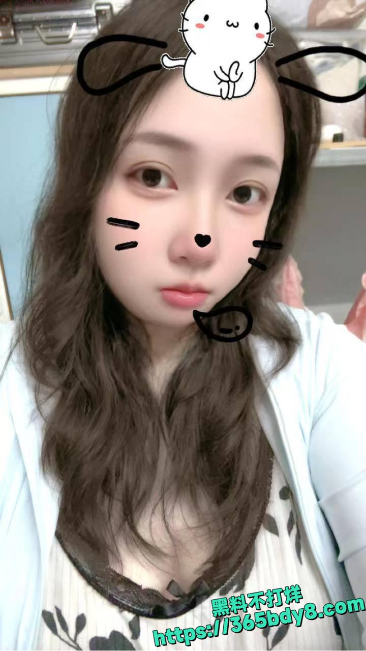 四川辣妹子被网友远程调教5