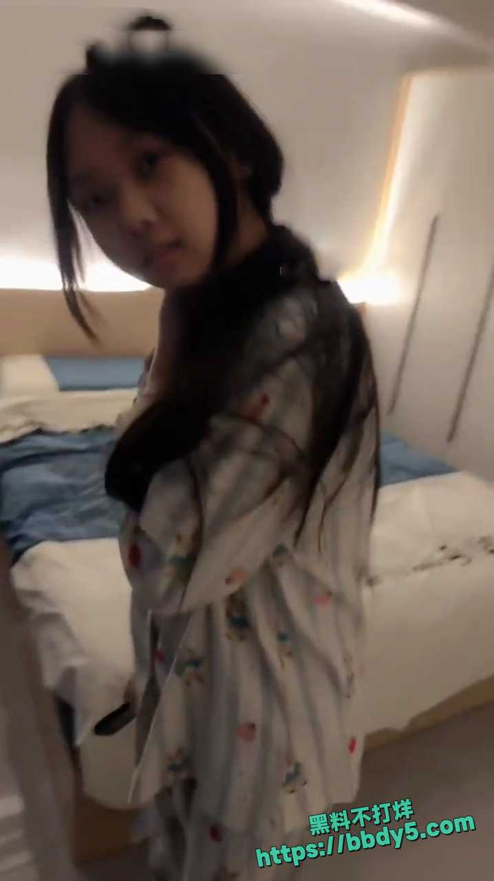 一起被黄毛爆裂抽插7