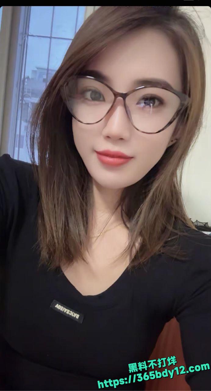 广东湛江小少妇欲望不满与跑友约炮13