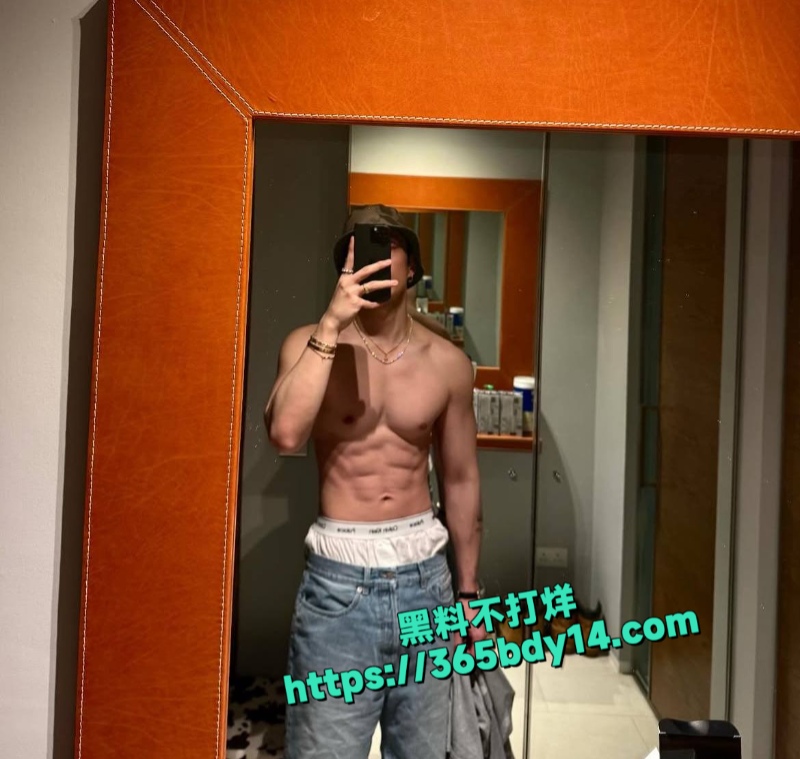 邓紫棋男友魏骏杰出轨香港女歌手林芊莹15