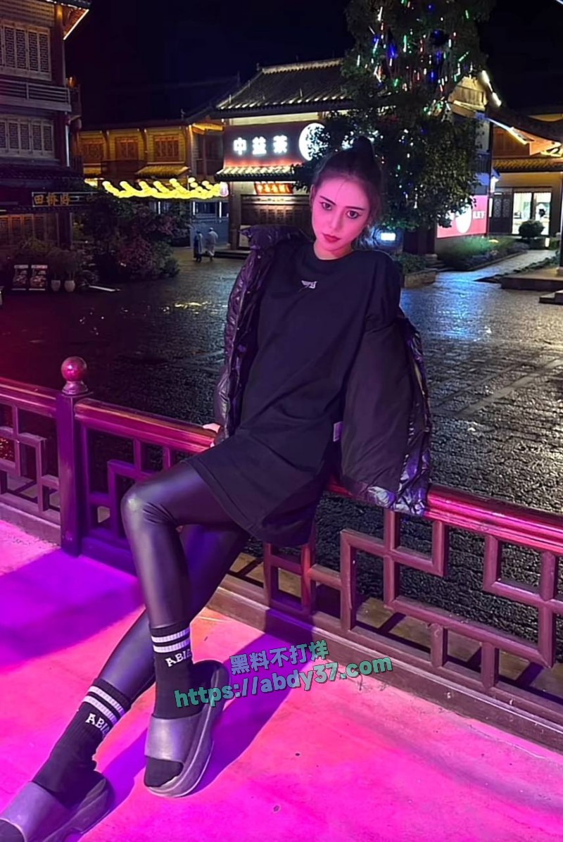 云南普洱女网红20