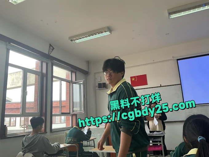 大连枫叶国际学院厕所男女主