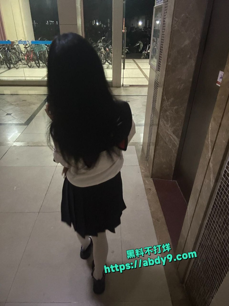 成都二次元萝莉柔柔给金主拍摄勾引视频 4