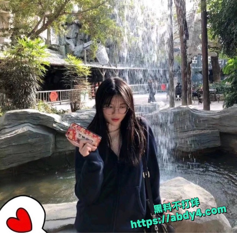 小学老师张美玲不雅视频2