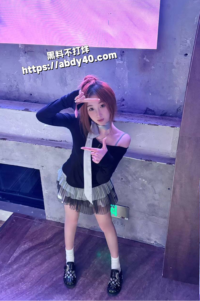 河南反差小妹 周沐卉.jpg8
