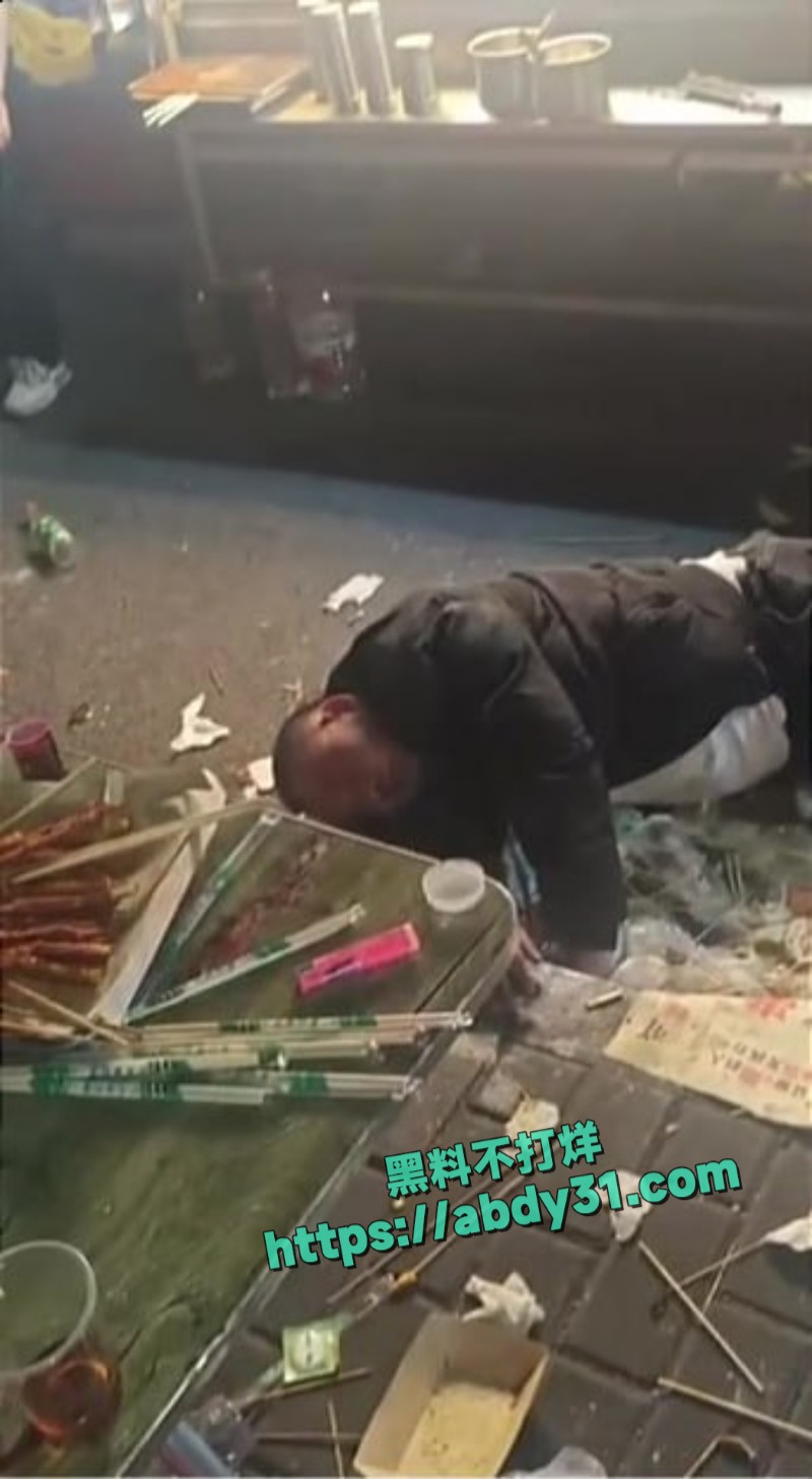 路边摊餐桌冲突超重拳6