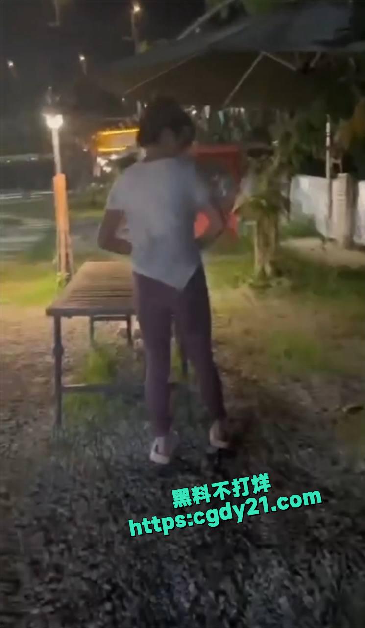 直播PK输了 鞭炮炸逼4