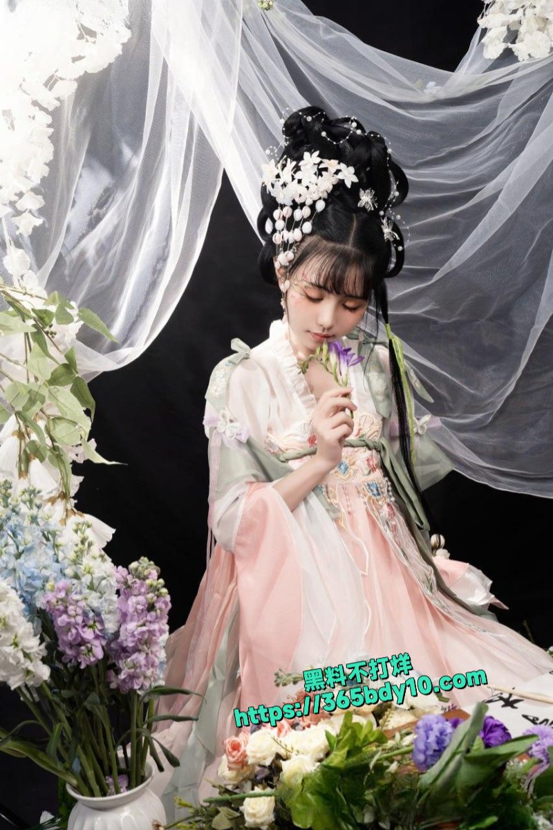 推特二次元白虎小仙女喵小吉大尺度私拍泄密1