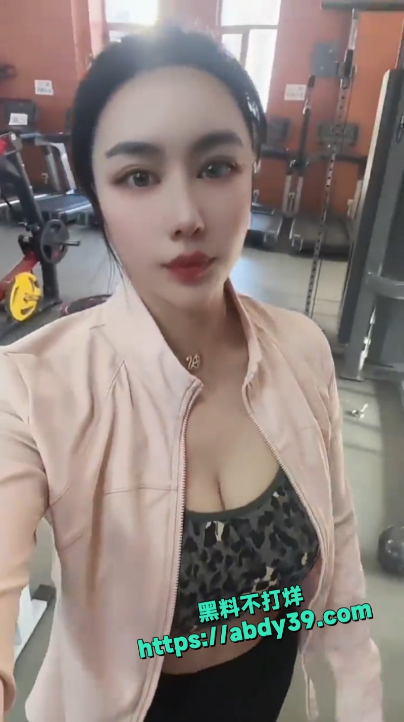 快手巨乳美女御姐佳美美6