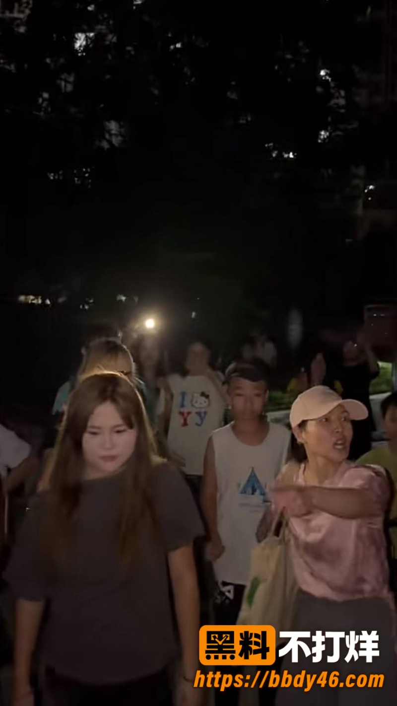 山东菏泽街头抓小三 13