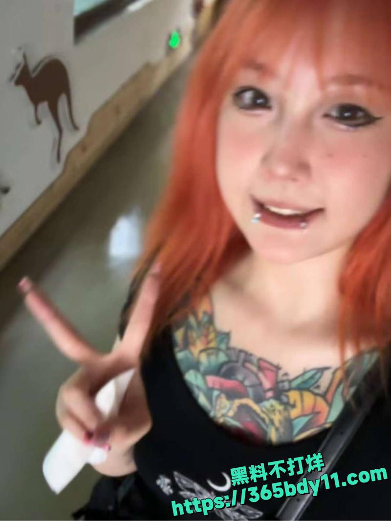 新疆花胸纹身女做爱抵债4