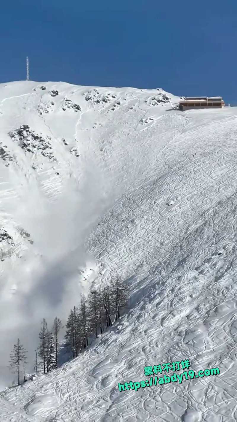 疆喀纳斯吉克普林滑雪场雪崩 8