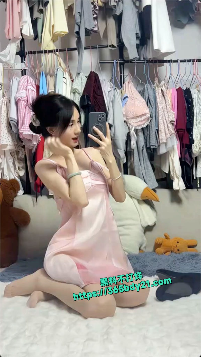 抖音网红极品美少妇小妮子呀大尺度私拍 3