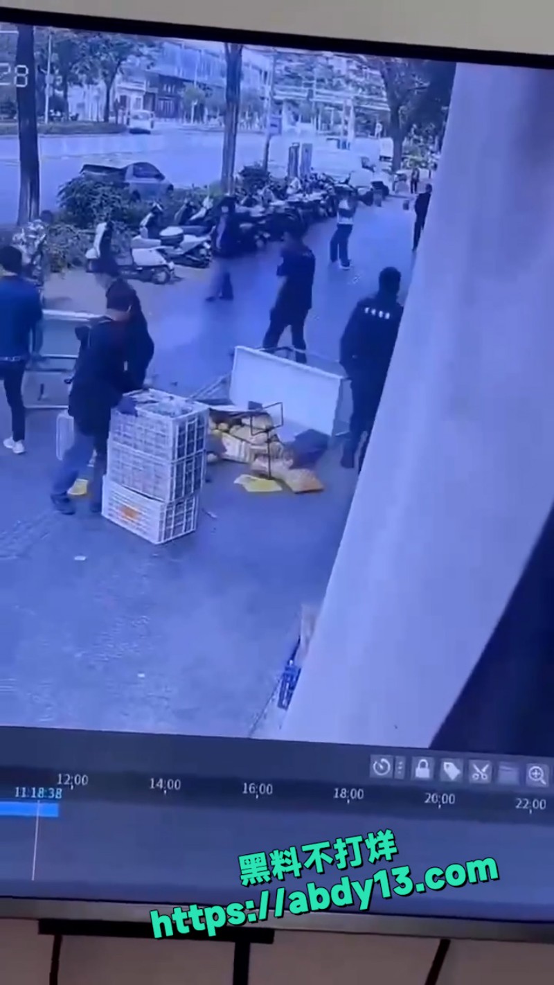 城管给你一点小小的教训  2