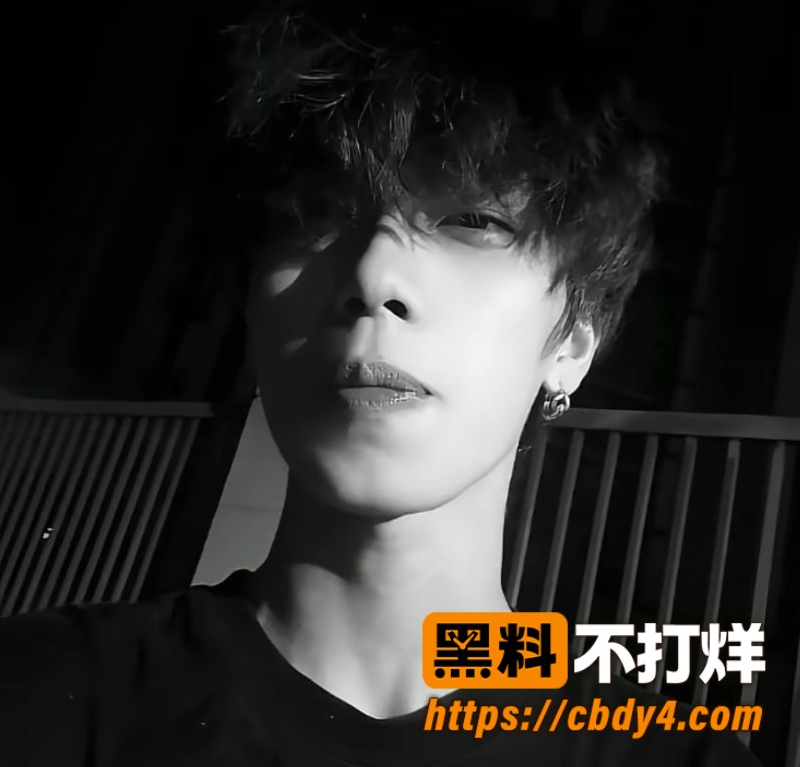 抖音31w男网红Zzx7塌房预警 24