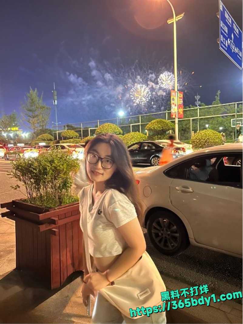 眼睛妹 私密自拍视频被海王渣男曝光5