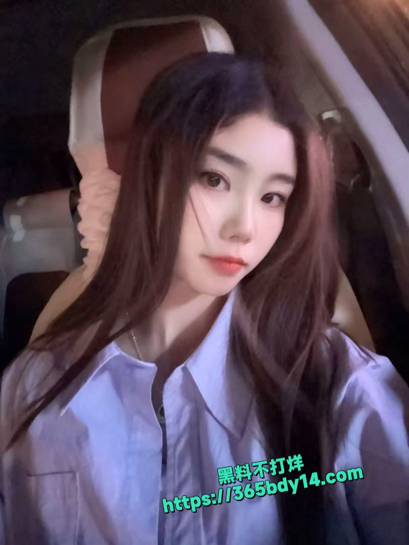 成都杨琴一边给男友发漏点图片勾引背地里还和别的狗男人做爱8