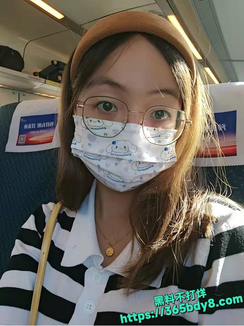 郝梦瑶自慰裸照视频泄密5