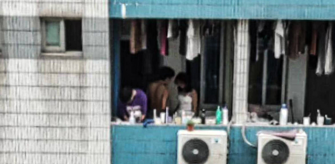 嘉兴学院女生住进男寝室！因男友参加相金大赛女友用身体鼓励男友 却恶心到室友被偷拍曝光！