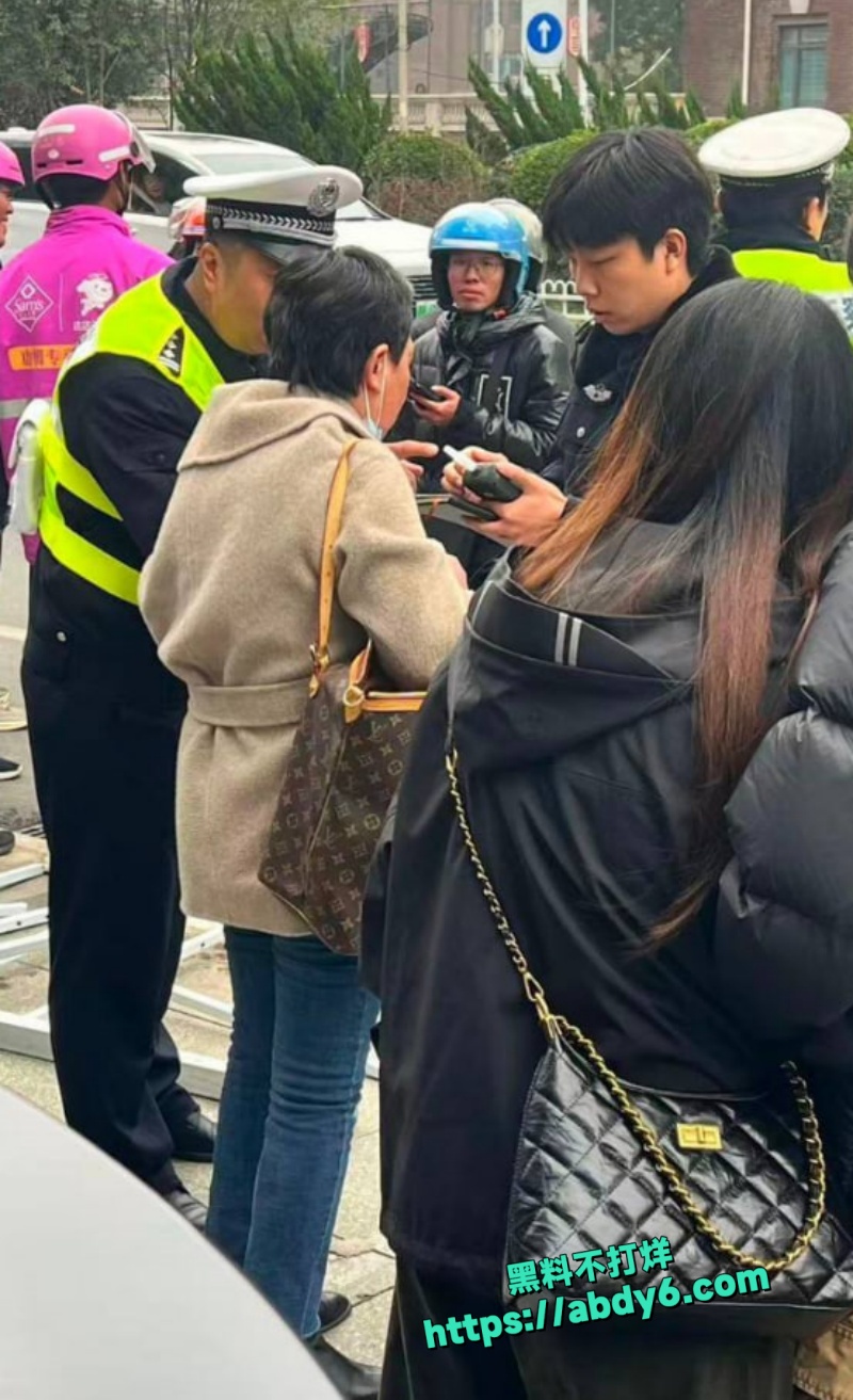 天津滨江道 大悦城 突发事故1