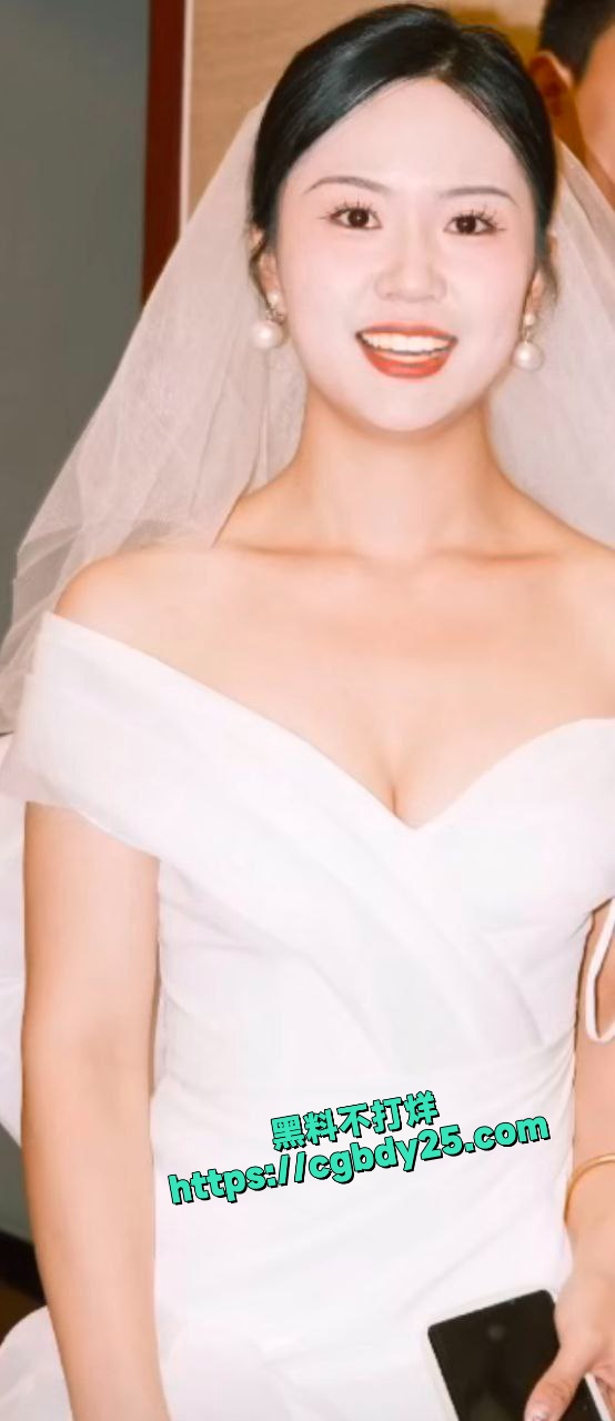 人妻母狗闫冰倩被7个男人操过1