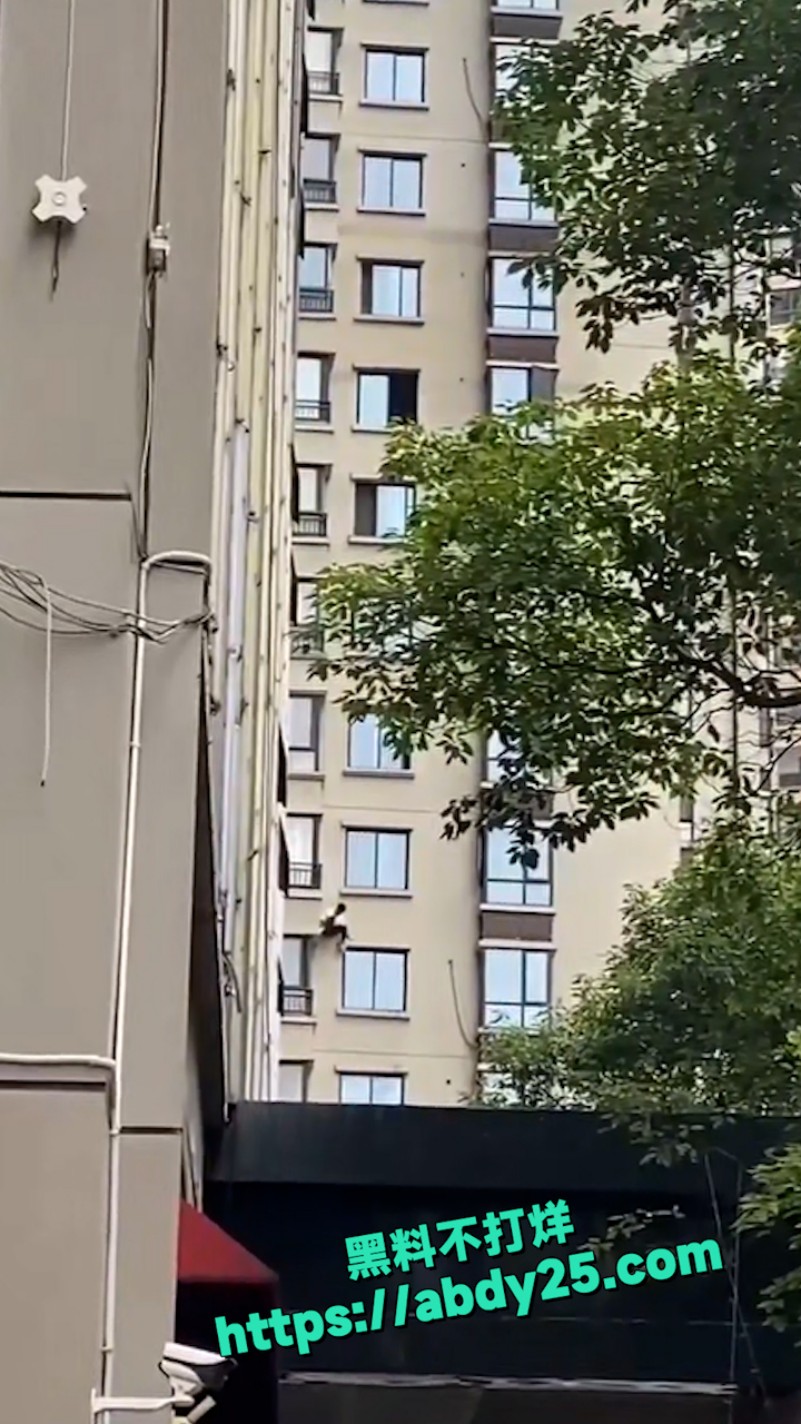 贵阳花果园偷人翻车 14