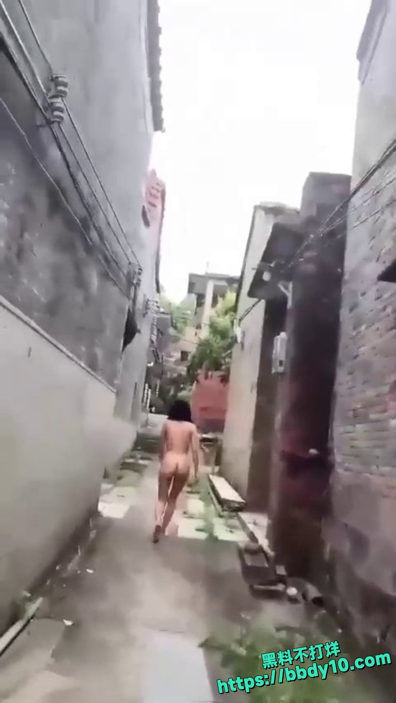 顶级反差婊网红 街头全裸古镇7
