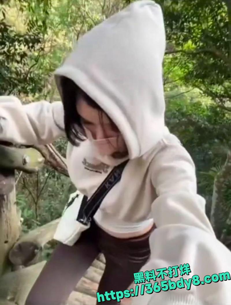 李娜娜爬山遇险被强制猥亵6