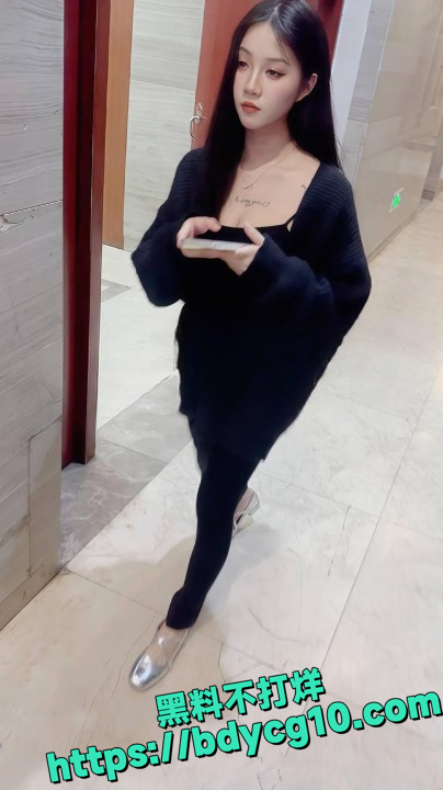 厕所拍大神偷拍各路极品女神8