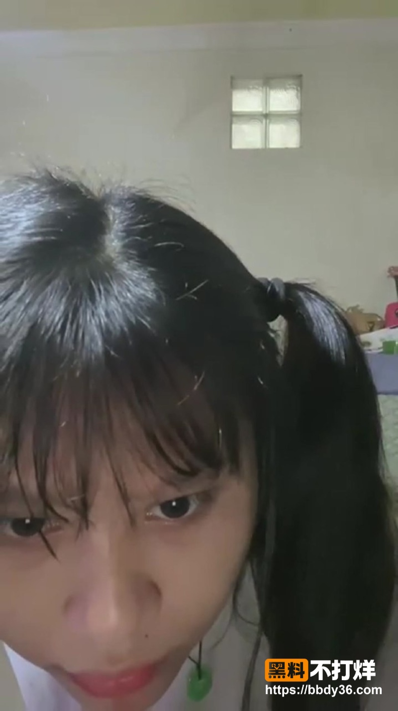 东南亚大奶精神小妹直播