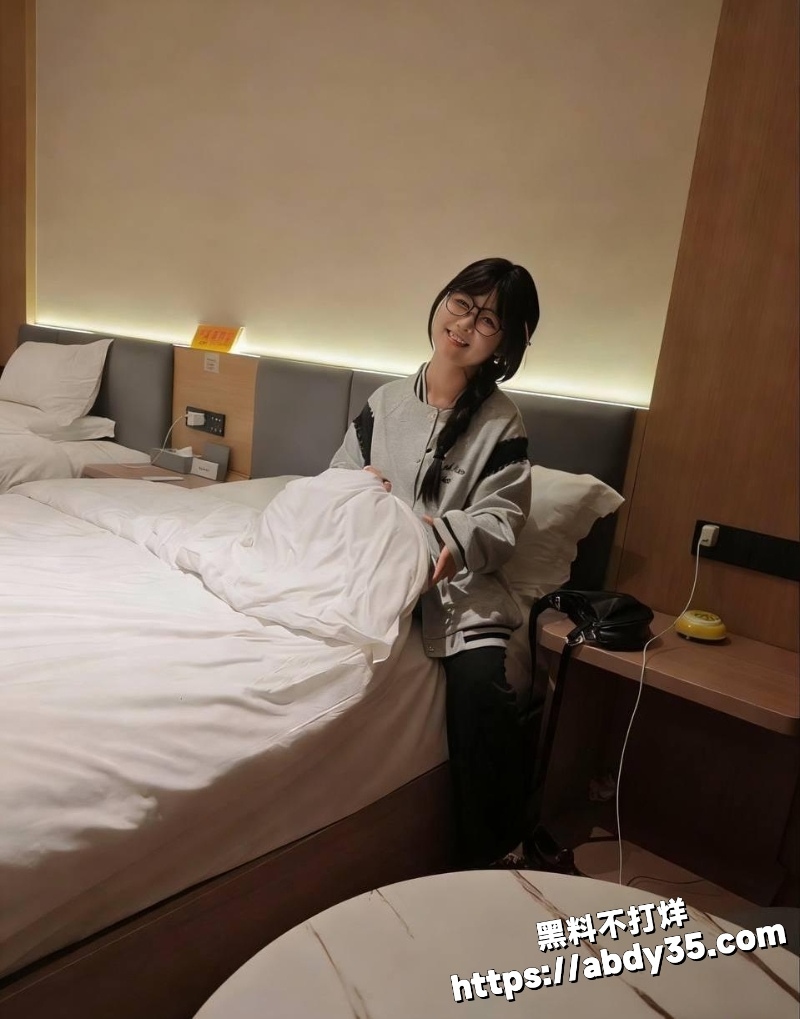 福建宁德王海婷约炮酒店调教后入4