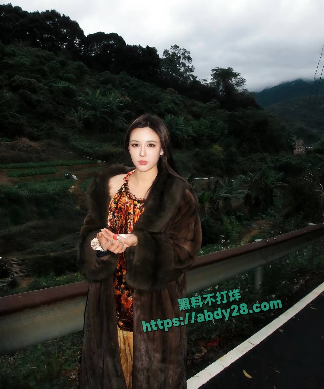 百万粉网红女王殿下塌房 22