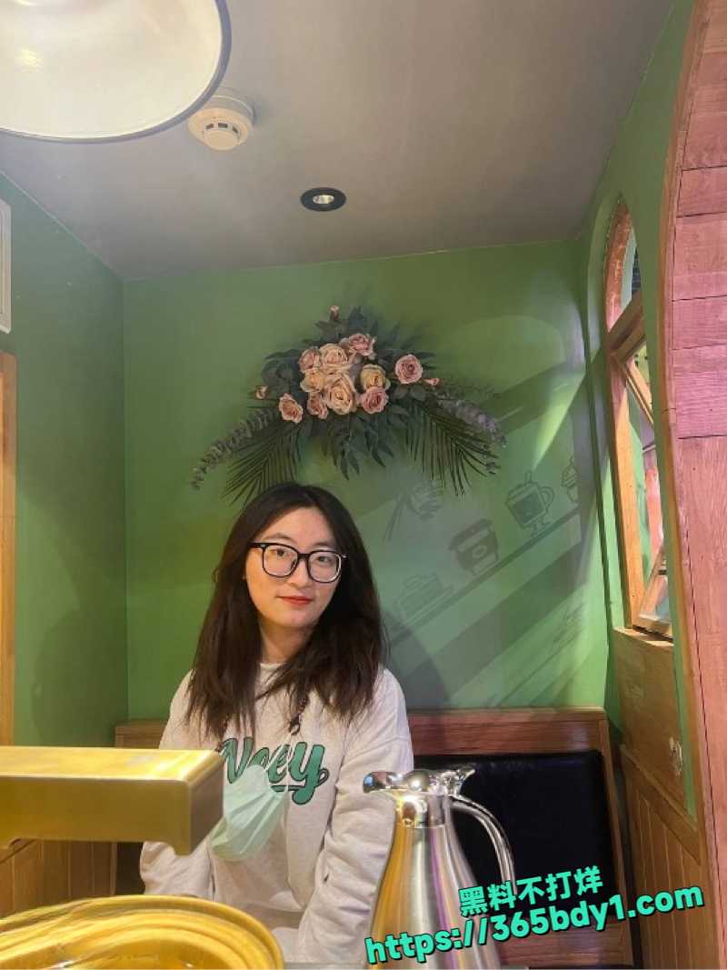 眼睛妹 私密自拍视频被海王渣男曝光4
