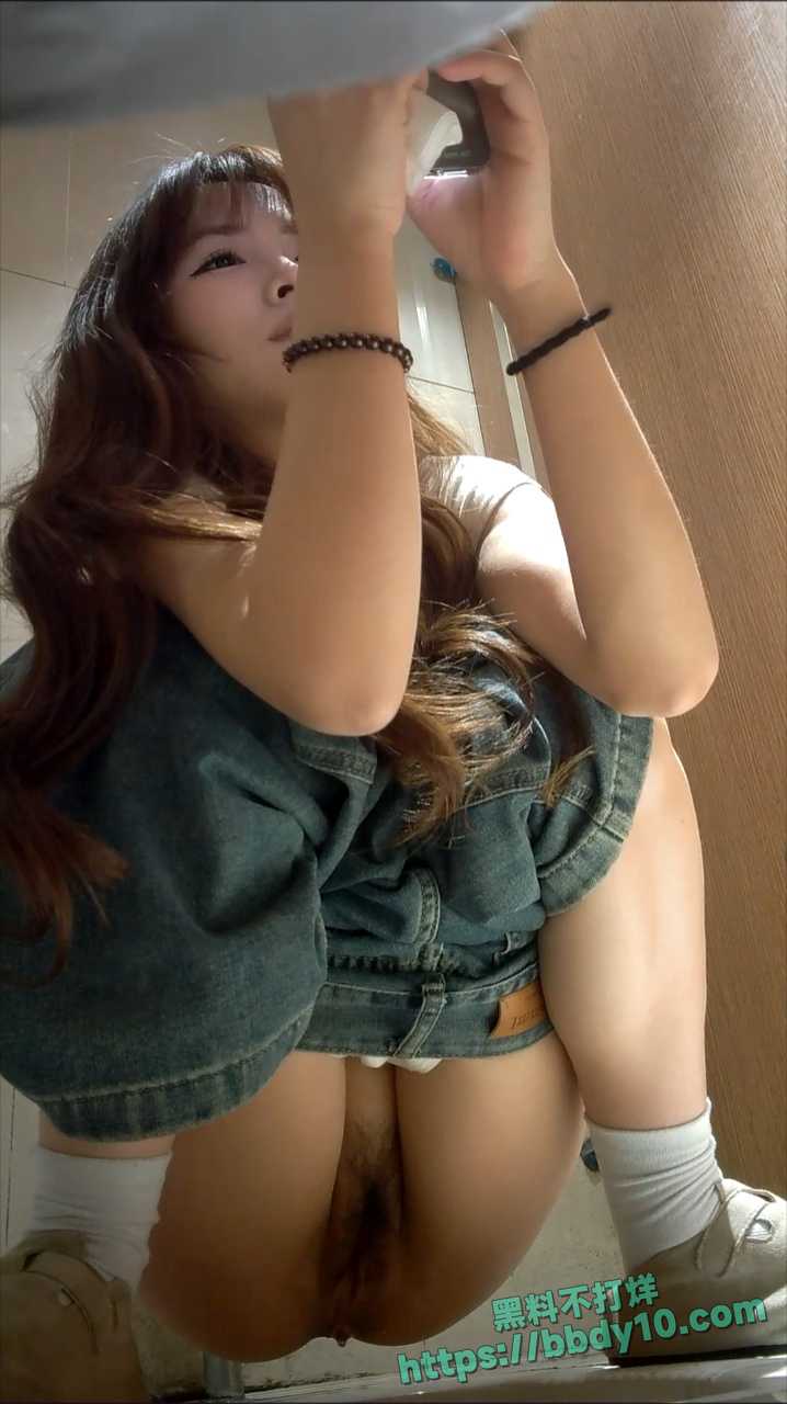 偷拍小姐姐们的尴尬瞬间10