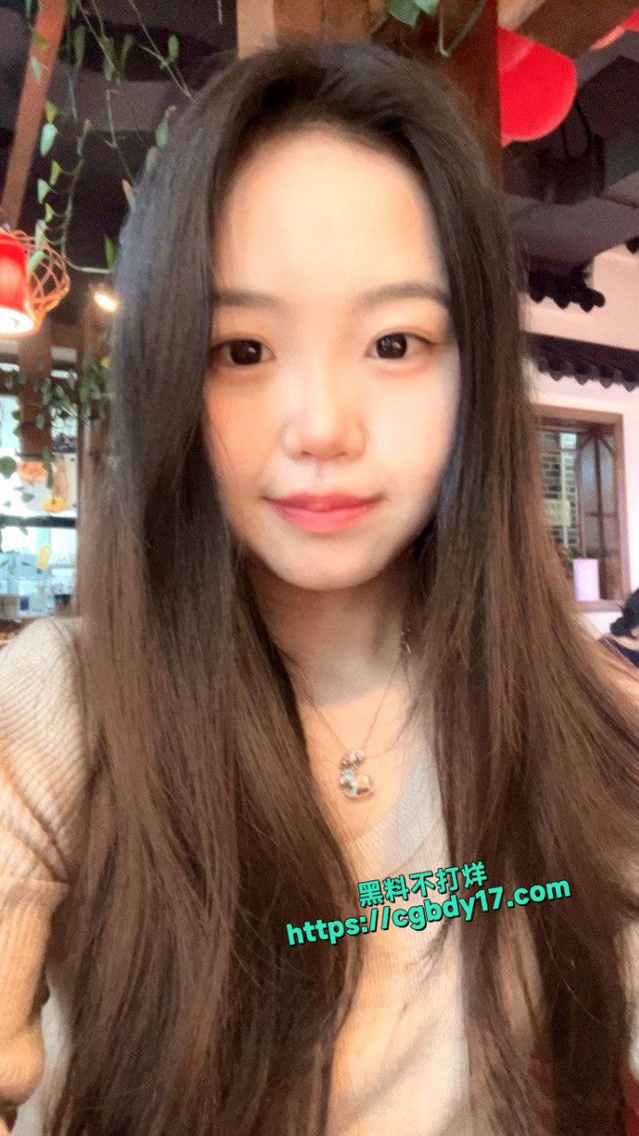甘肃反差婊眼镜骚妹于雪 自慰抵押视频真情流露2