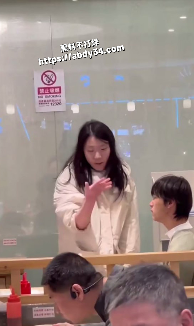 集美连环耳光打傻对象.jpg4