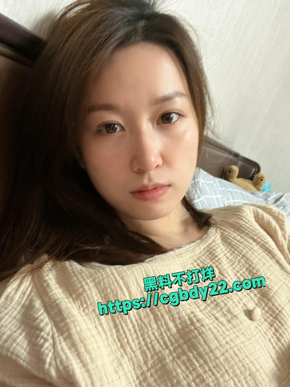 190 高个肌肉壮小伙约炮人妻少妇 (4)
