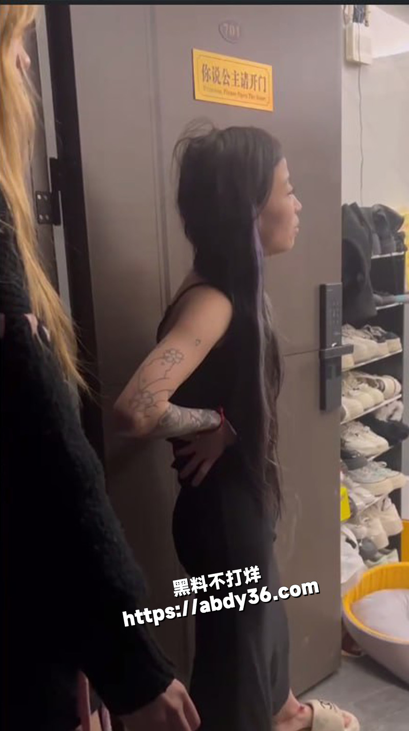 2.18潮汕精神小妹打架.jpg2