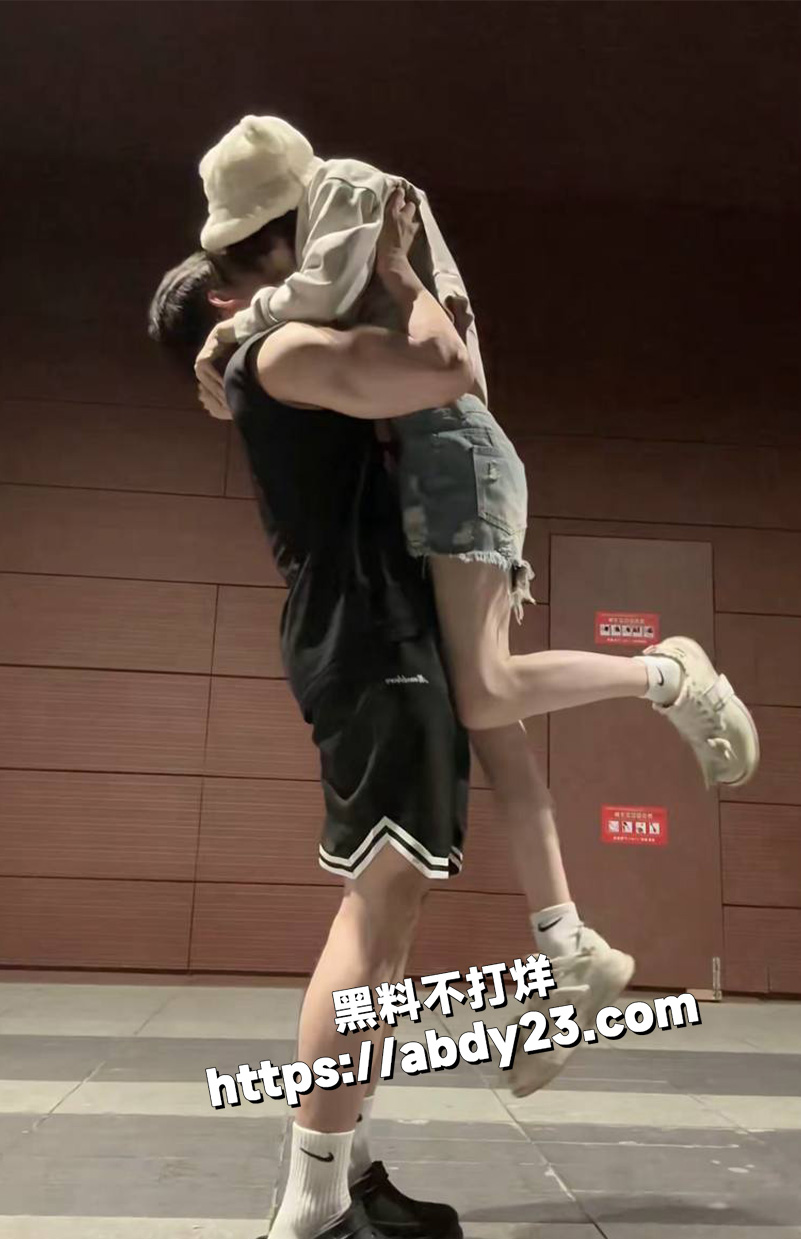全网60w粉TS网红选妃睡粉25