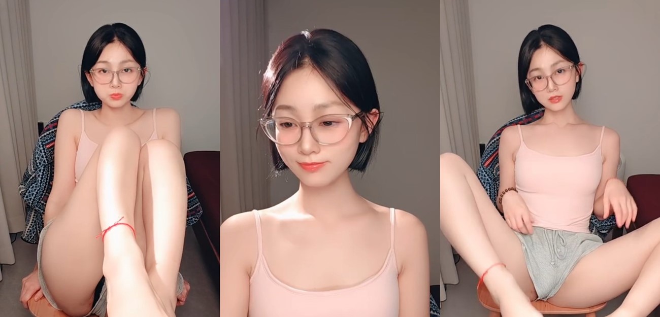 顶级反差乖乖女 夏嫣 如此清纯的短发学妹 居然用假阳具吧自己操喷