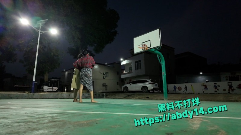 大胆露出无视路人 2