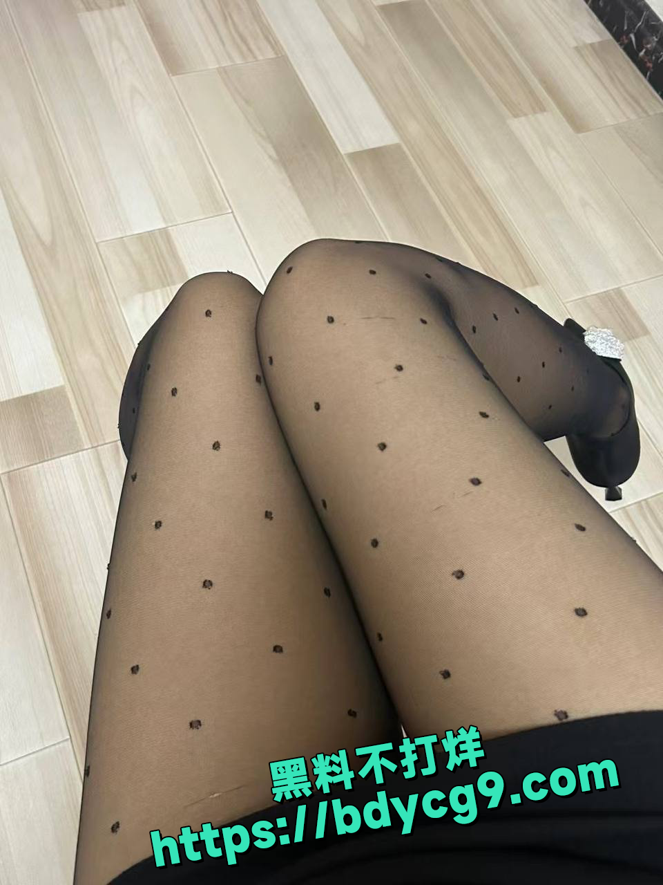 抖音小骚货冯新媛放话要去会所酒吧卖身23